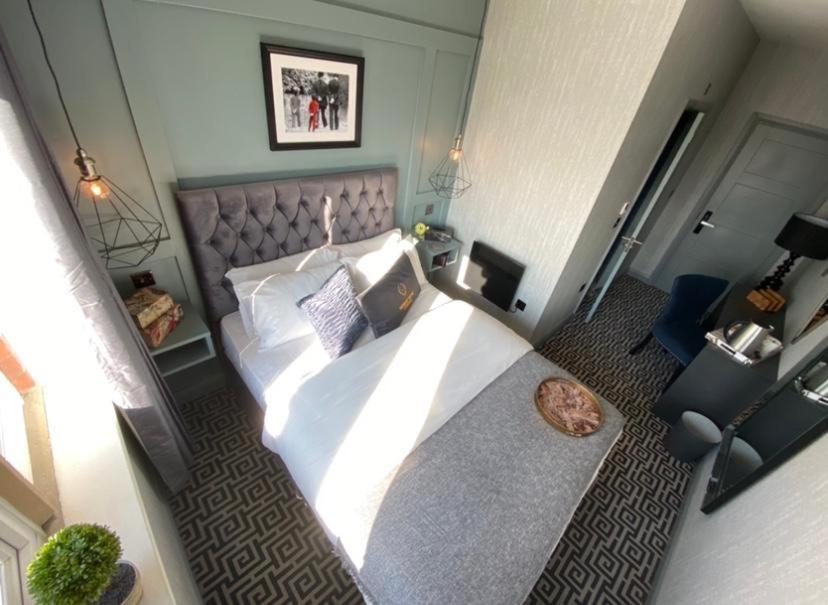 Phoenix Hotel 4*